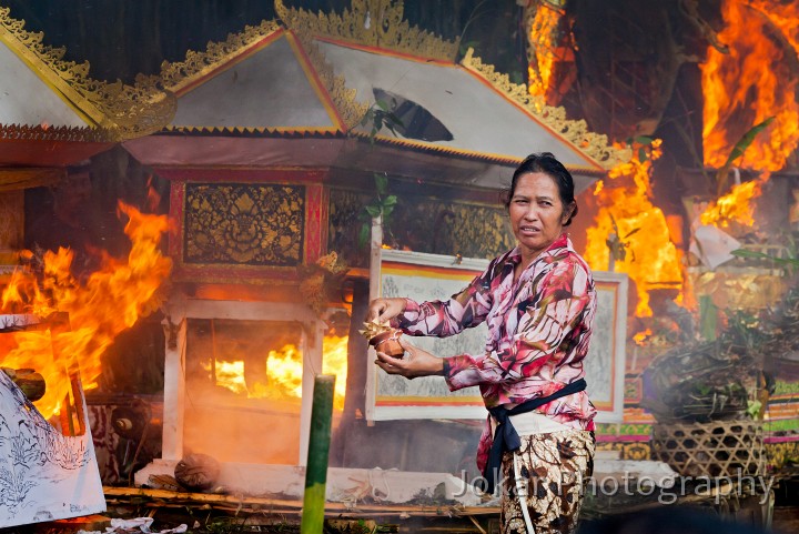 Bangli_cremation_20100829_130.jpg