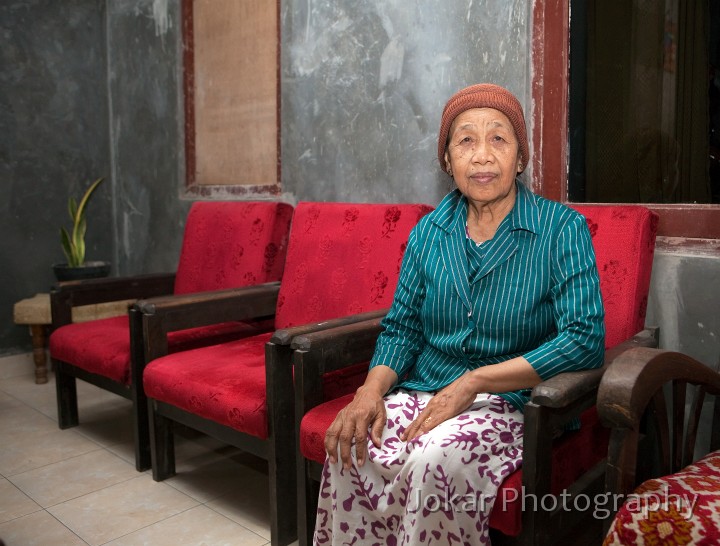 Jogja_Katie_Yoyok_wedding_20091031_009.jpg - Yoyok's grandmother, Pleret Timur, near Jogjakarta, Central Java