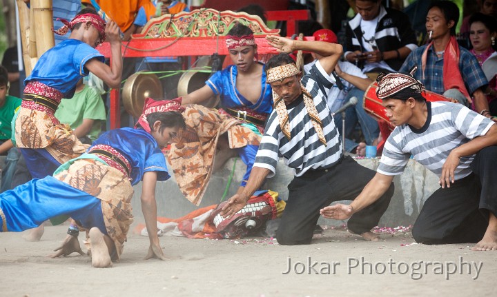 Jogja_Prambanan_20091108_163.jpg - Jathilan trance dance, Prambanan, near Jogjakarta, Central Java