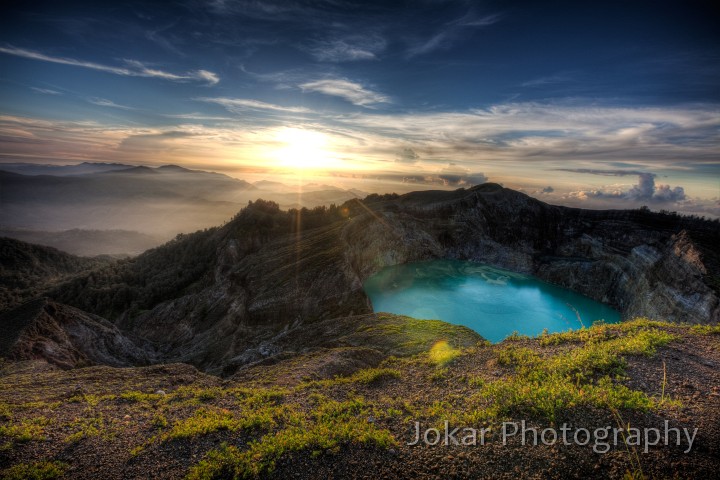 Kelimutu_20100404_037_8_9_5_6_tonemapped.jpg - Sunrise, Kelimutu, Flores (HDR)