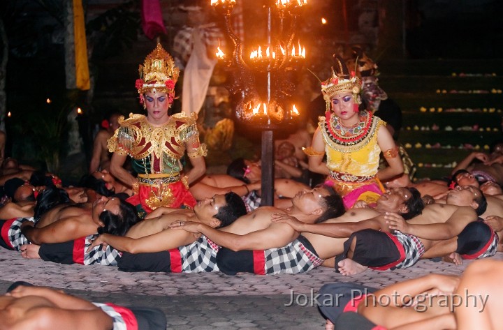 Pura_Dalem_Kecak_dance20100226_041.jpg