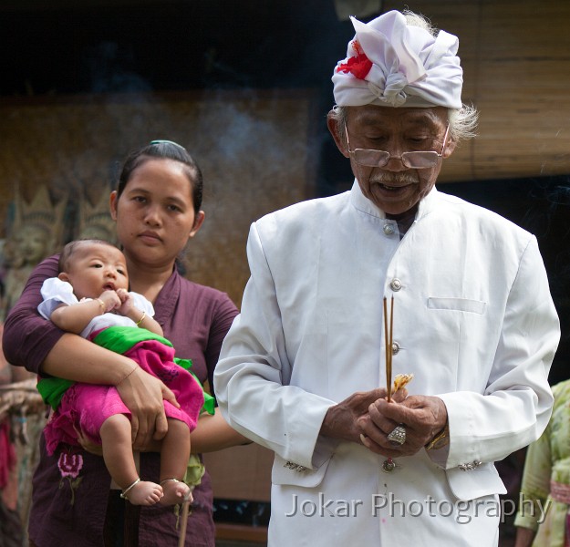 Upacara_Made_Ayu_Abelia_20100517_032.jpg - Three month ceremeny for Made Ayu Abelia, Ubud, Bali