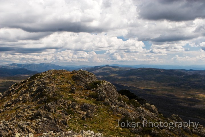 Jagungal_20080202_184.jpg - View looking west from summit of Mount Jagungal, Jagungal Wilderness, Kosciuszko National Park