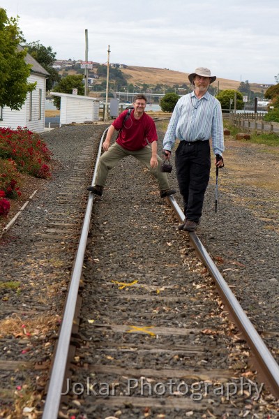 Devonport_20090201_001.jpg - Waiting for a train, Devonport