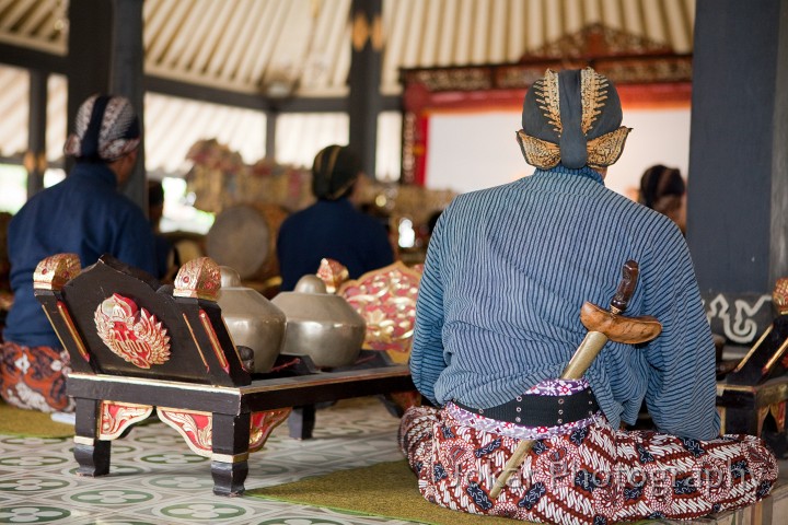 Jogja_Kraton_Malioboro_20091024_013.jpg