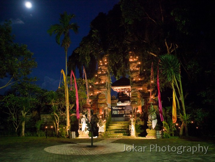 Pura_Dalem_Kecak_dance20100226_005.jpg