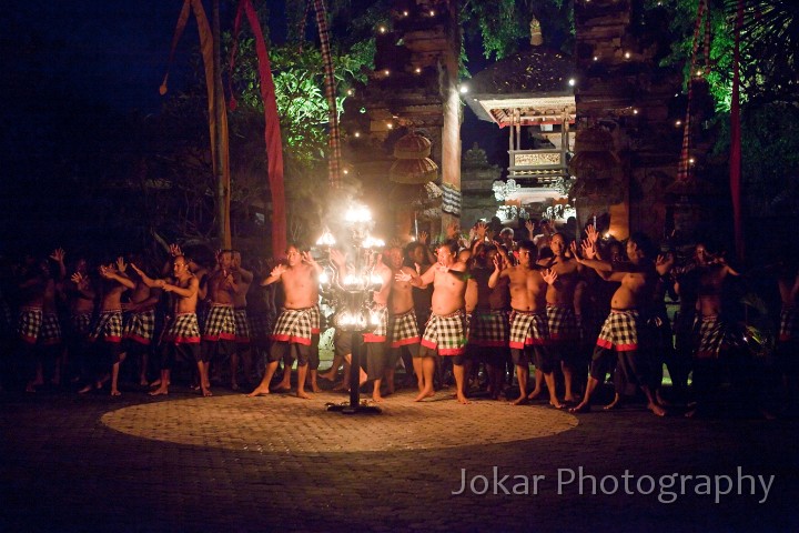 Pura_Dalem_Kecak_dance20100226_014.jpg