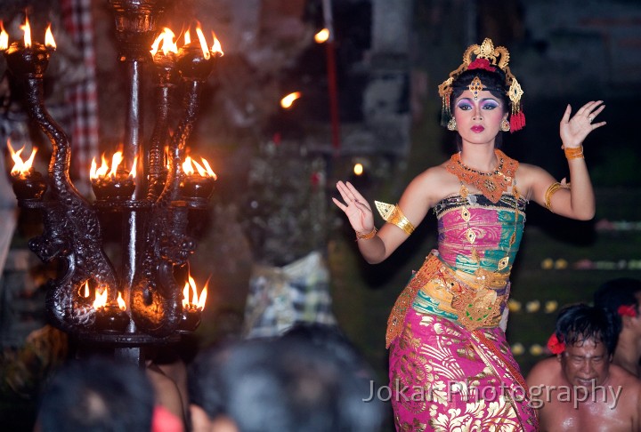 Pura_Dalem_Kecak_dance20100226_029.jpg