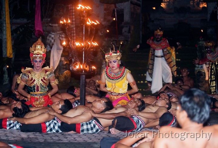 Pura_Dalem_Kecak_dance20100226_038.jpg