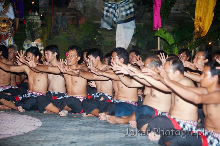 Pura_Dalem_Kecak_dance20100226_055.jpg