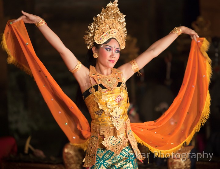 Puri_Ubud_Legong_dance_20100410_175.jpg