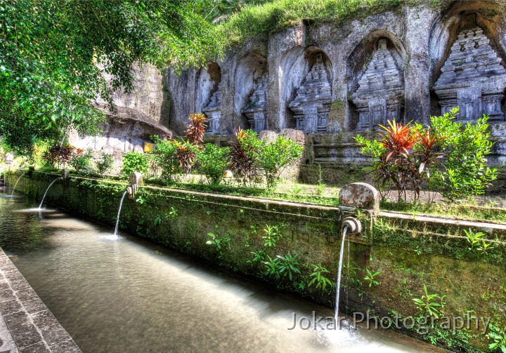 Tampaksiring_20100131_041_42_43_39_40_tonemapped.jpg