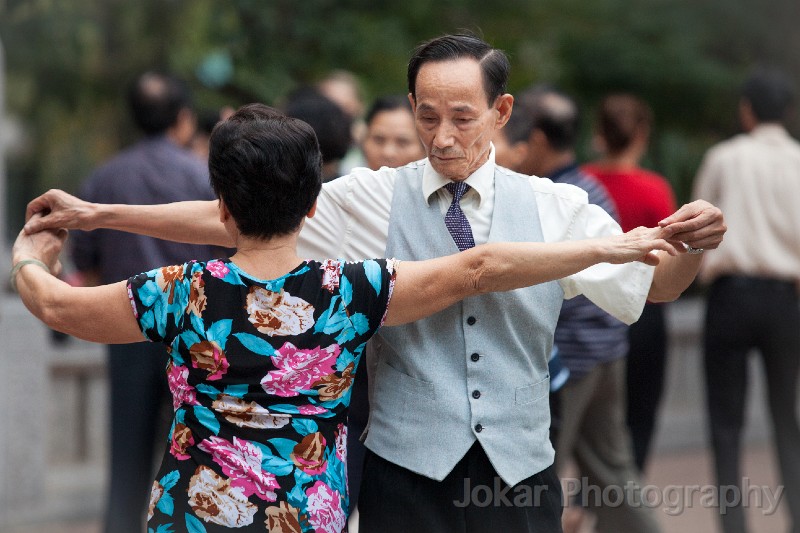 Vietnam_20131106_0046.jpg - Ballroom dancing at dawn, Hanoi