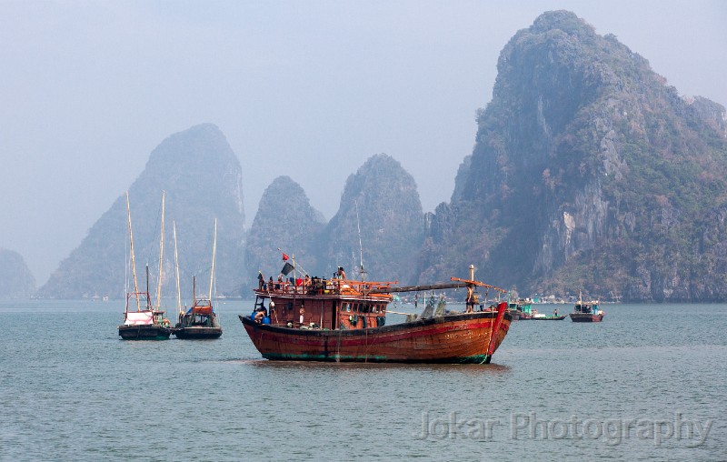 Vietnam_20131124_1718.jpg - Bai Tu Long Bay