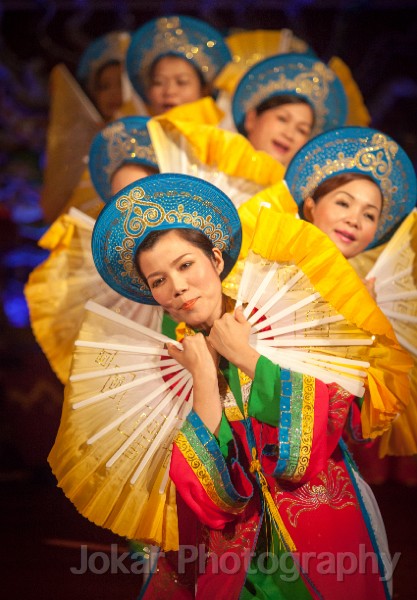 Vietnam_20131125_1754.jpg - Dance performance at Hue Citadel