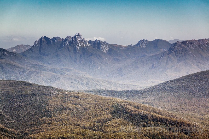 Tasmania_20140223_0509.jpg - Federation Peak from Hartz Peak, Tasmania